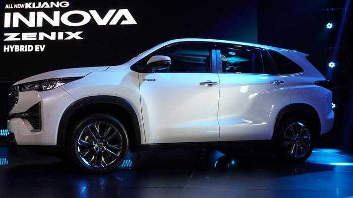 Mobil Innova Hybrid Zenix - Domo Hybrid EV