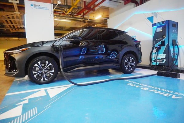 toyota XEV Mobil Listrik Hybrid ramah lingkungan Domo Hybrid EV