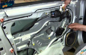 Tutup Kaca Mobil Listrik