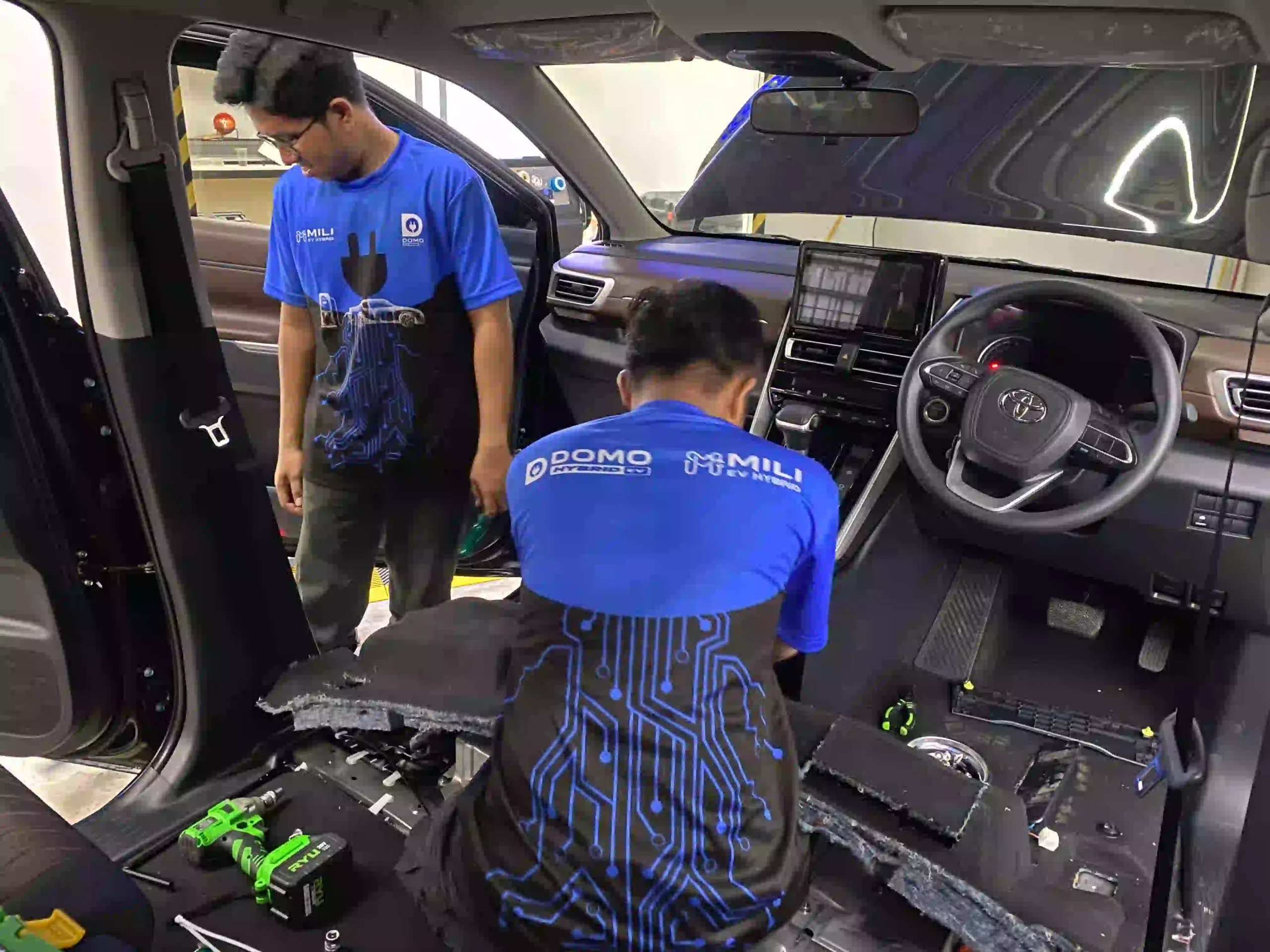 Bengkel Mobil Hybrid Jakarta Pertama & Berstandar Internasional