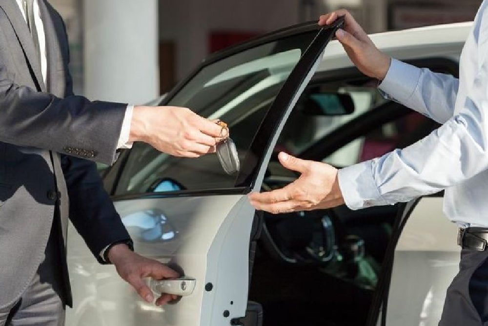 Tips Jual Mobil Hybrid dengan Harga Tinggi
